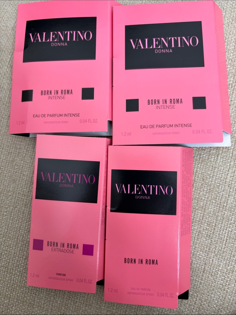 4 pcs Valentino Donna Born In Roma Intense Pink & Black Sample Set